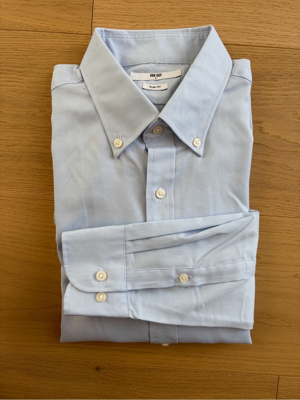 Uniqlo Men's Pale Blue Button-Down Dress Shirt